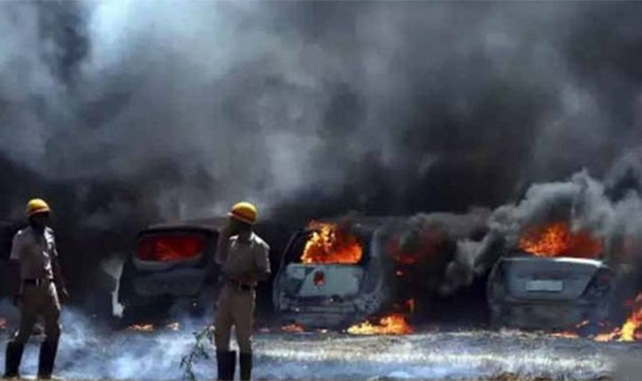 Chennai Cars Gutted in Fire