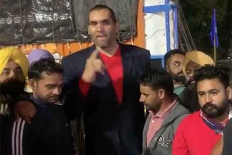 Khali Joins Farmers Protest