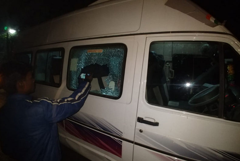 Stine pelting on Kanhaiya Rally