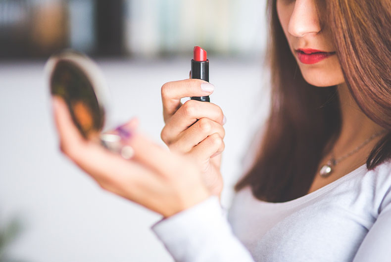 This lipstick creates gunlike explosion sound, alerts police