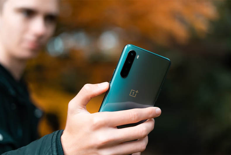 OnePlus Nord2x Pac Man Edition