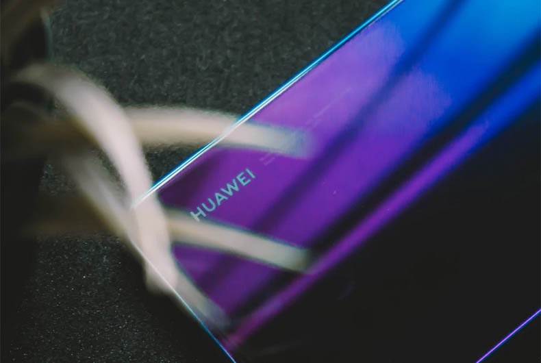 Phone with tri-fold display