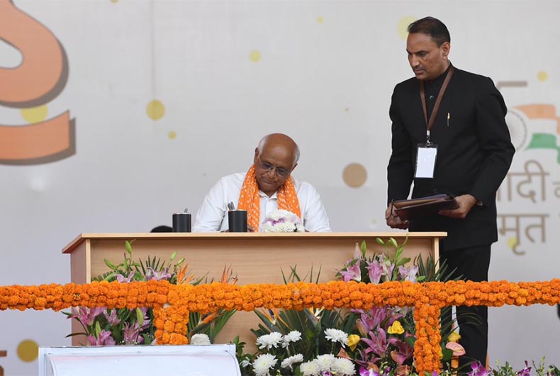 Bhupendra Patel takes oath as Gujarat CM for 2nd time