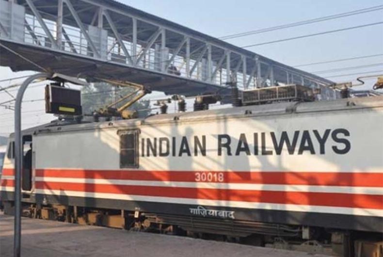 3,15,962 posts lying vacant in Railways: RTI query