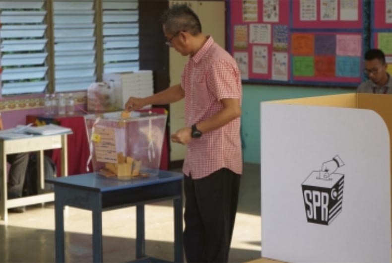 Record number of candidates file nomination for 2022 Malaysian polls