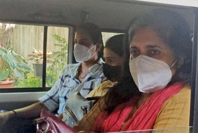 SC sets Teesta Setalvad free on interim bail