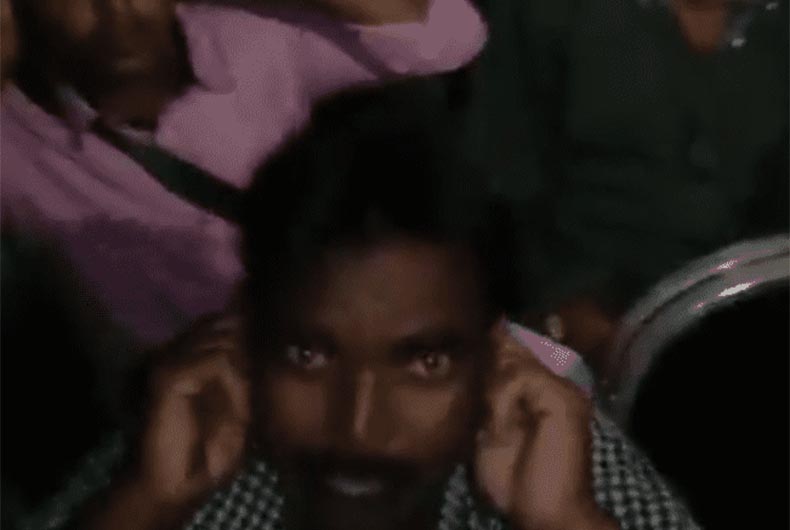 Uttar Pradesh: WB Muslims forced to do sit ups for offering namaz by roadside