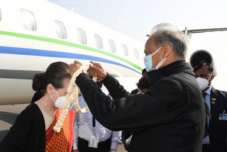 Sonia Gandhi urged to pull Ashok Gehlot out of Congress President race