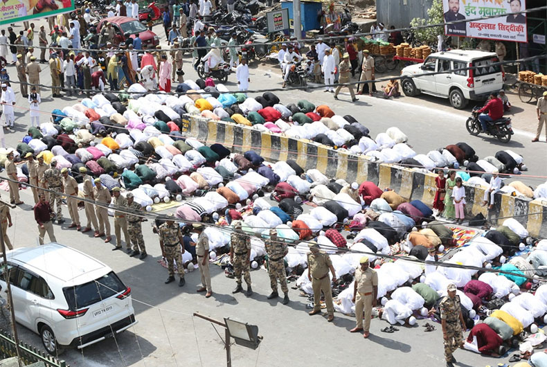 Cases filed against UP Muslims offering Eid Prayers on roads