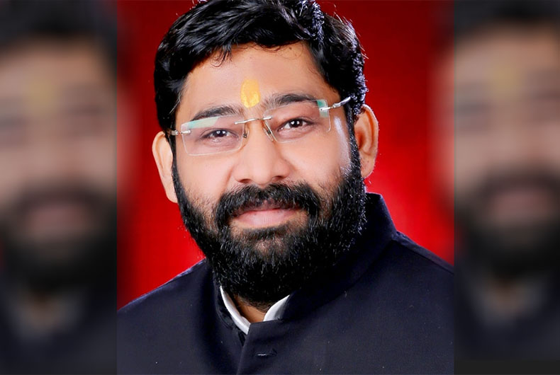 Caught on Camera: UP BJP MLA threatens officials with dire consequences