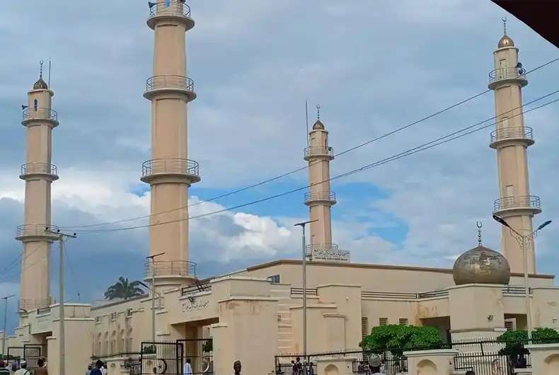 Nigerian billionaire pledges N2bn for 150-yr-old Zaria Mosque reconstruction
