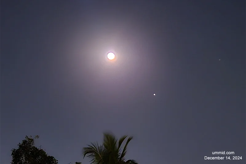 Watch: Near Full Moon and Jupiter in Conjunction
