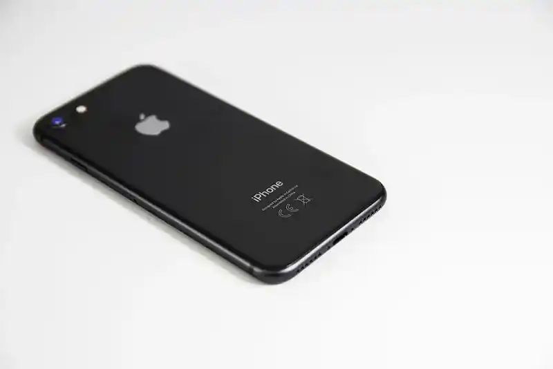 iOS 17.2.1 bug fixes fail to resolve issues, iPhone users wary