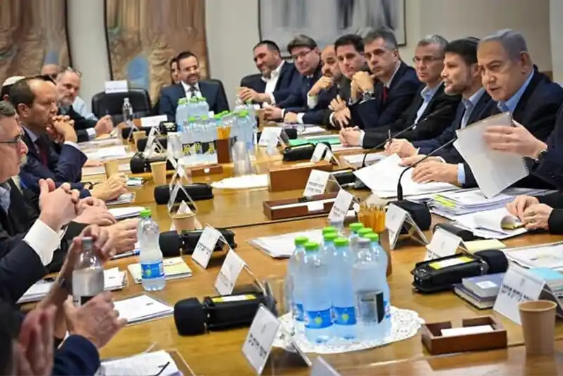 Who exactly is running Israel? Not Netanyahu at least