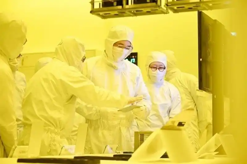 Samsung's 16-layer 3D DRAM gives competitors sleepness nights