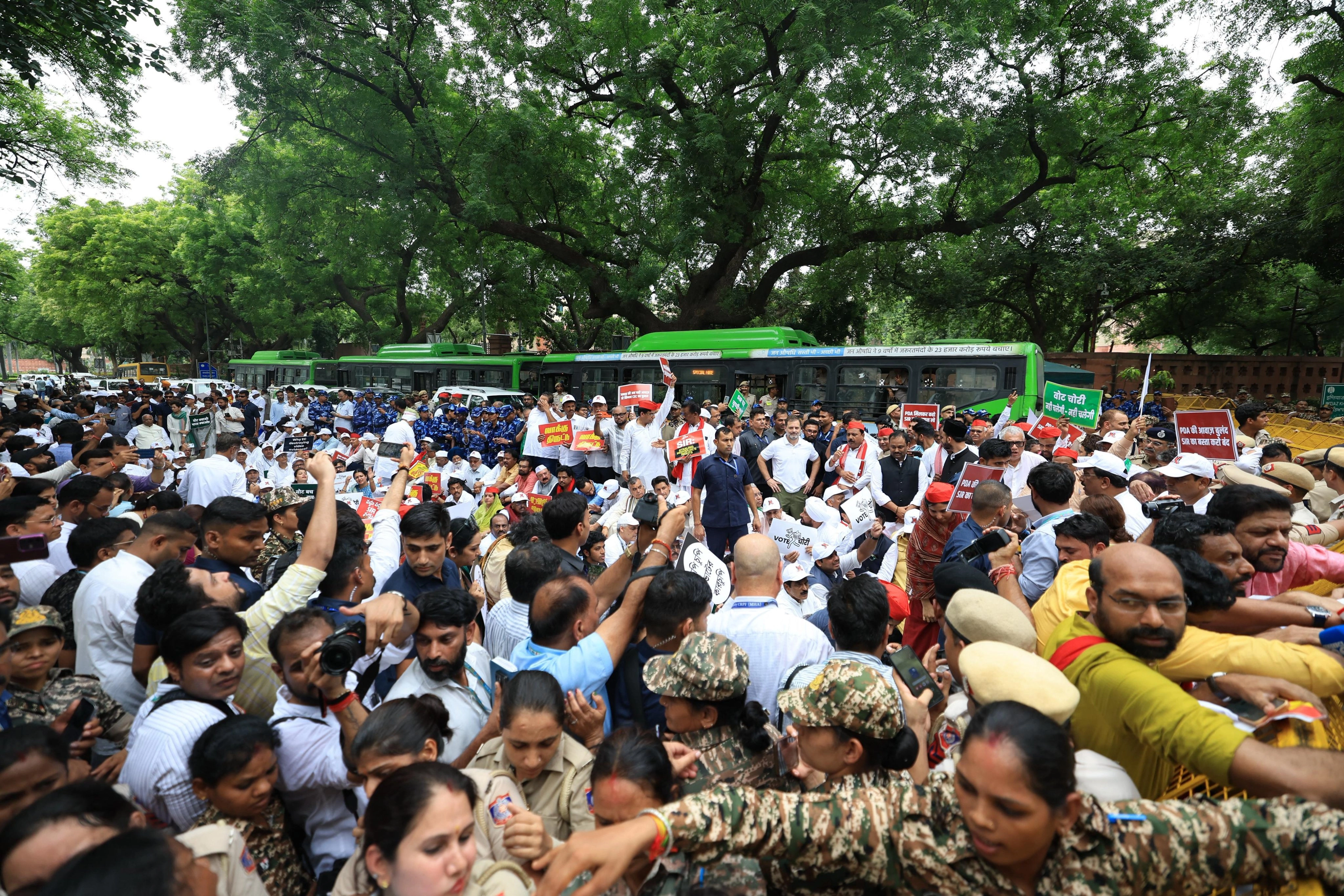 ‘One Man, One Vote’ March of 300 MPs to EC Office Stopped