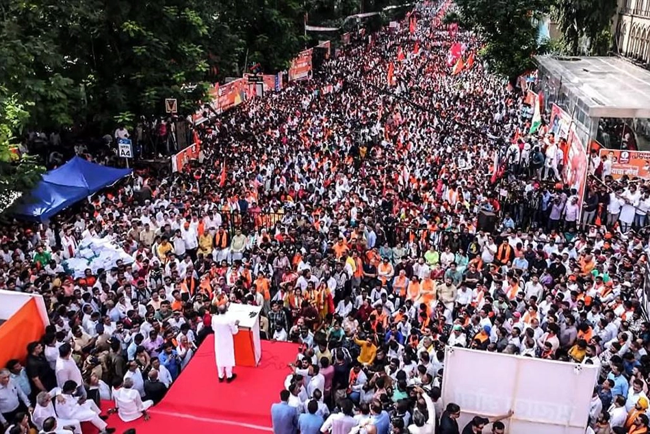 In Pictures: Thousands join 'Satyacha Morcha' in Mumbai against 'Vote Chori'