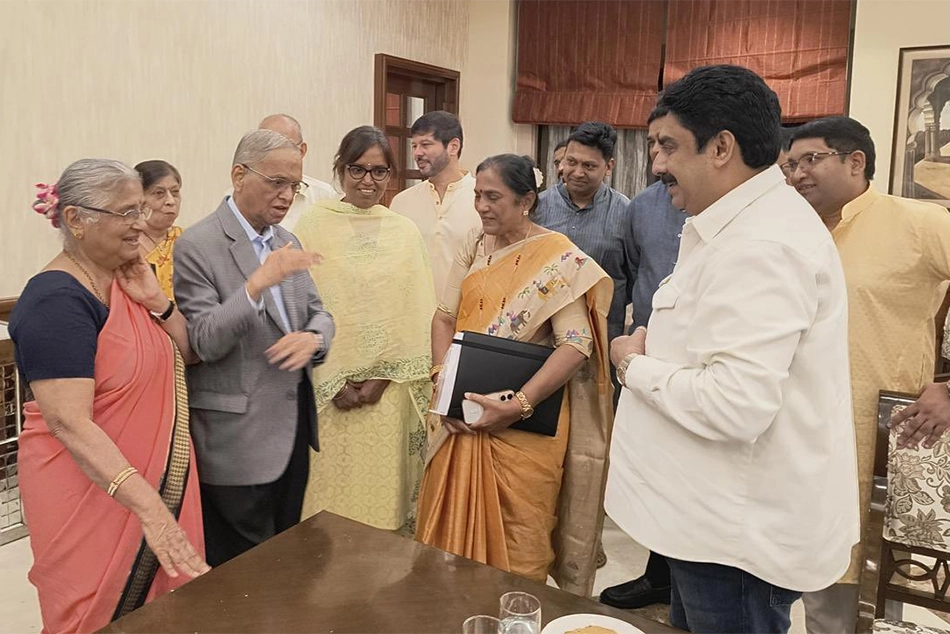Karnataka Socio Economic Survey: The Murthys set a poor example