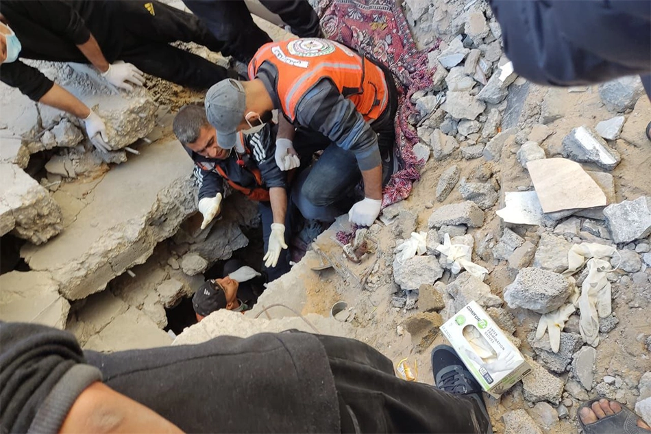 The Gigantic Task of Searching for Dead in Gaza