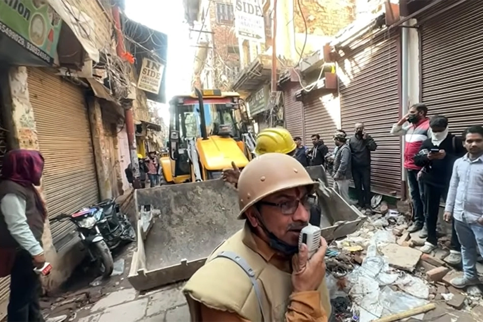 In Pictures: Setting Own Home on Fire, Cries of People as Dalmandi Bulldozed