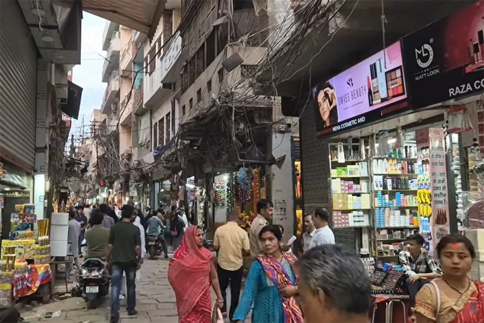 In Pictures: Setting Own Home on Fire, Cries of People as Dalmandi Bulldozed