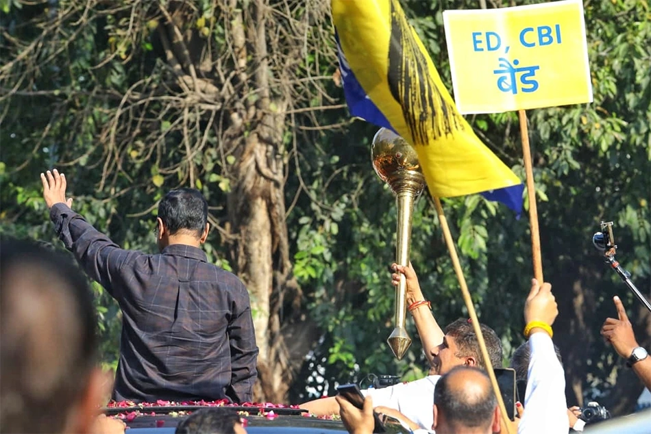 Delhi Court gives clean chit to Kejriwal, Sisodia; raps CBI