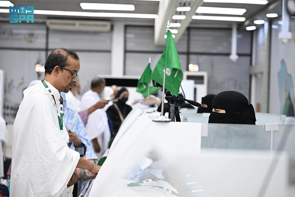In Pictures: 1st Batch of Hajj 2026 Pilgrims Arrive in Makkah, Madinah