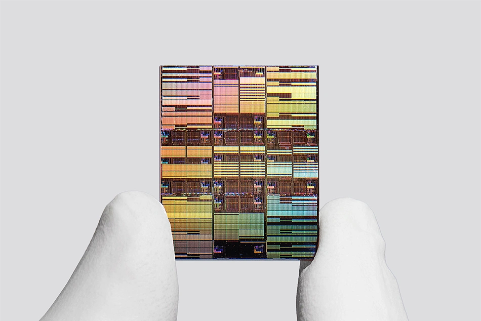IBM Unpacks World's 1st Sub-1 Nanometer Chip Technology 