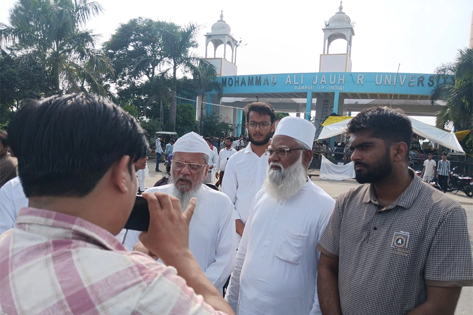 Mumbai’s Raza Academy President visits Jauhar University to oppose demolition