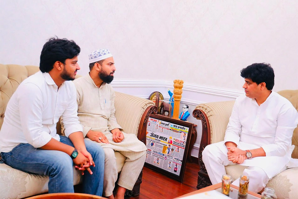 ‘We Stand With you’: Congress to Heartbroken Mohd Junaid, Now Dumped by CJP